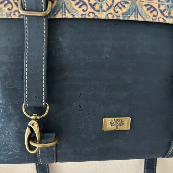 Navy & Tan Acorticeira Cork Flat Backpack Portugal Water Resistant Natural Vegan - Picture 4 of 11